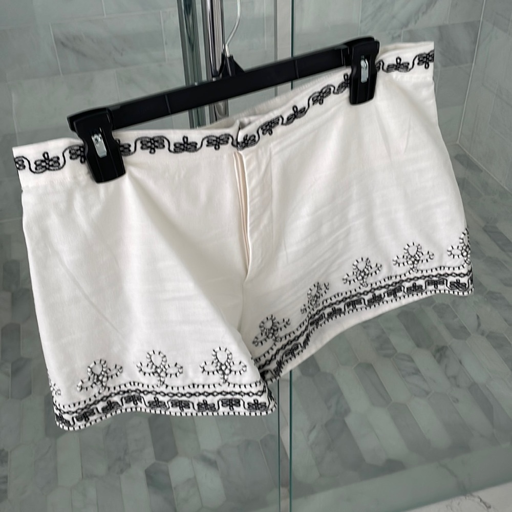 Zara cream colored cotton shorts, size large.